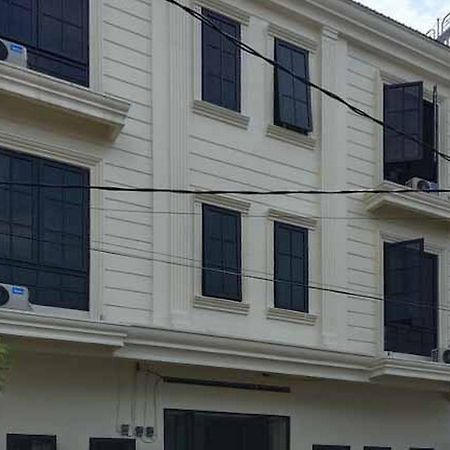 Prime Inn Near Jalan Sekip Mitra Reddoorz Medan Ngoại thất bức ảnh